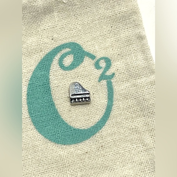 Origami Owl Jewelry - Origami Owl Living Lockets HTF Retired Piano Floating Charm.